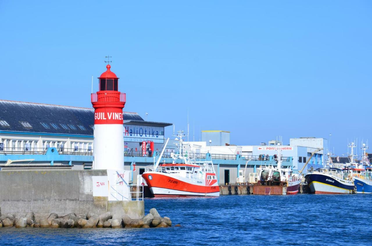 Vacances A L Ocean - T4 Grand Balcon Tout Confort - Wifi Et Parking Gratuits - Mer Plage Piscine A Environ 25 M - Centre Ville, Tous Commerces, Marche, Et Port A 10 Minutes A Pied En Longeant La Mer Guilvinec Extérieur photo