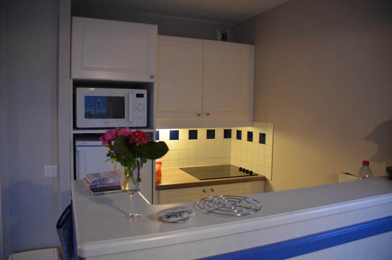 Vacances A L Ocean - T4 Grand Balcon Tout Confort - Wifi Et Parking Gratuits - Mer Plage Piscine A Environ 25 M - Centre Ville, Tous Commerces, Marche, Et Port A 10 Minutes A Pied En Longeant La Mer Guilvinec Extérieur photo