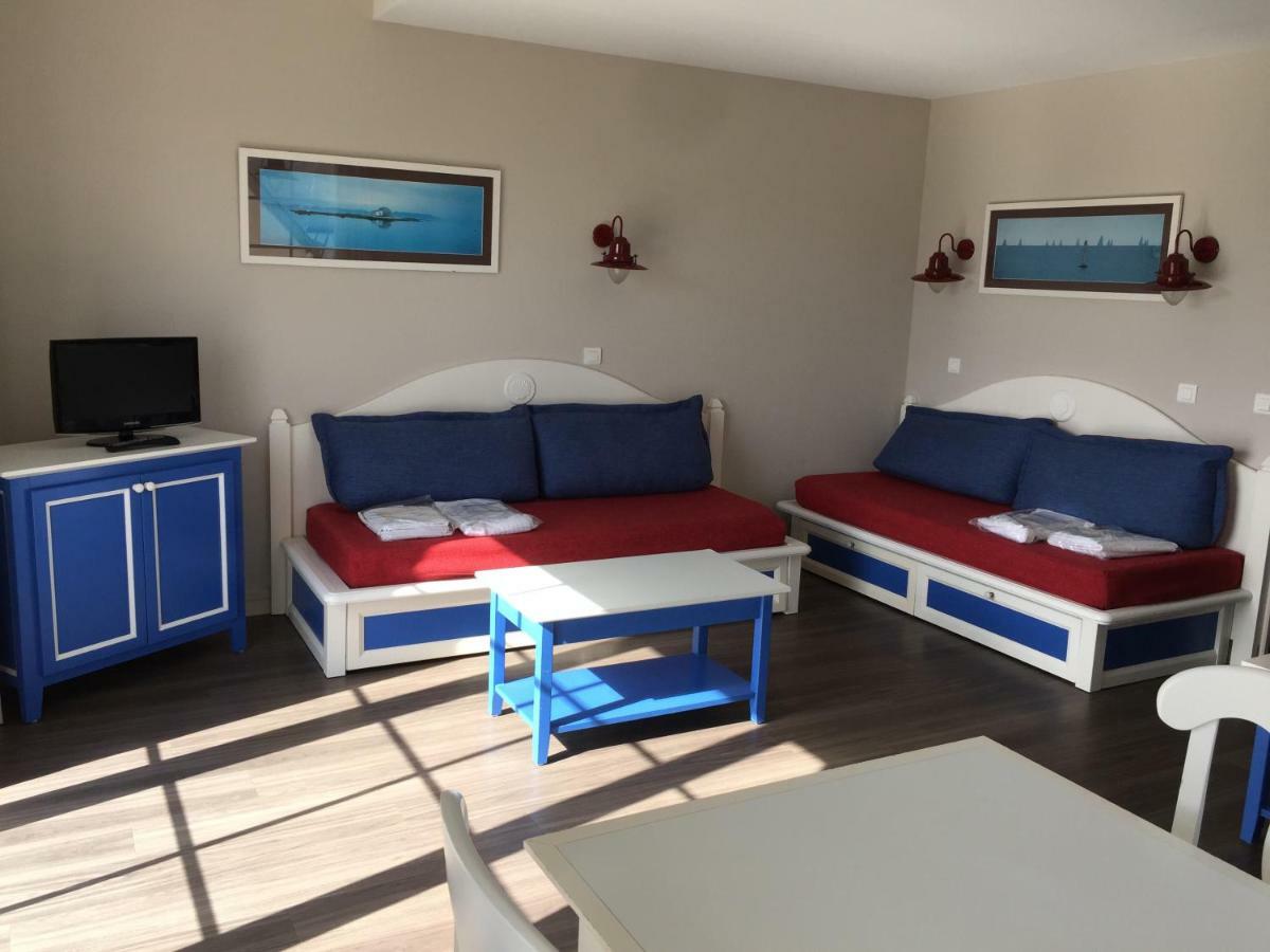 Vacances A L Ocean - T4 Grand Balcon Tout Confort - Wifi Et Parking Gratuits - Mer Plage Piscine A Environ 25 M - Centre Ville, Tous Commerces, Marche, Et Port A 10 Minutes A Pied En Longeant La Mer Guilvinec Extérieur photo