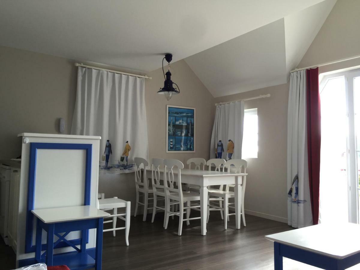 Vacances A L Ocean - T4 Grand Balcon Tout Confort - Wifi Et Parking Gratuits - Mer Plage Piscine A Environ 25 M - Centre Ville, Tous Commerces, Marche, Et Port A 10 Minutes A Pied En Longeant La Mer Guilvinec Extérieur photo